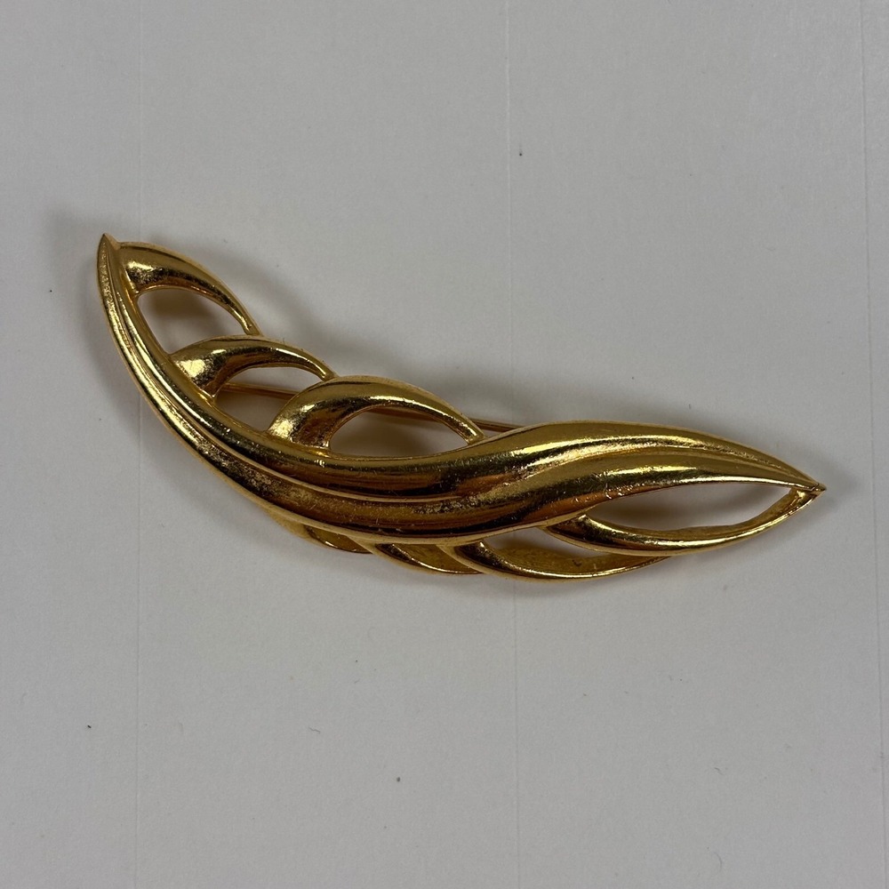 Monet Gold Leaf Brooch Pin‎ Vintage Designer Signed Elegant Statement Jewelry 3"